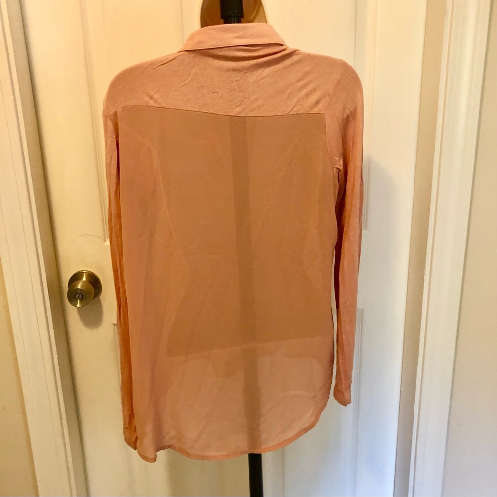 ⭐️Pink button down top - Picture 2 of 2